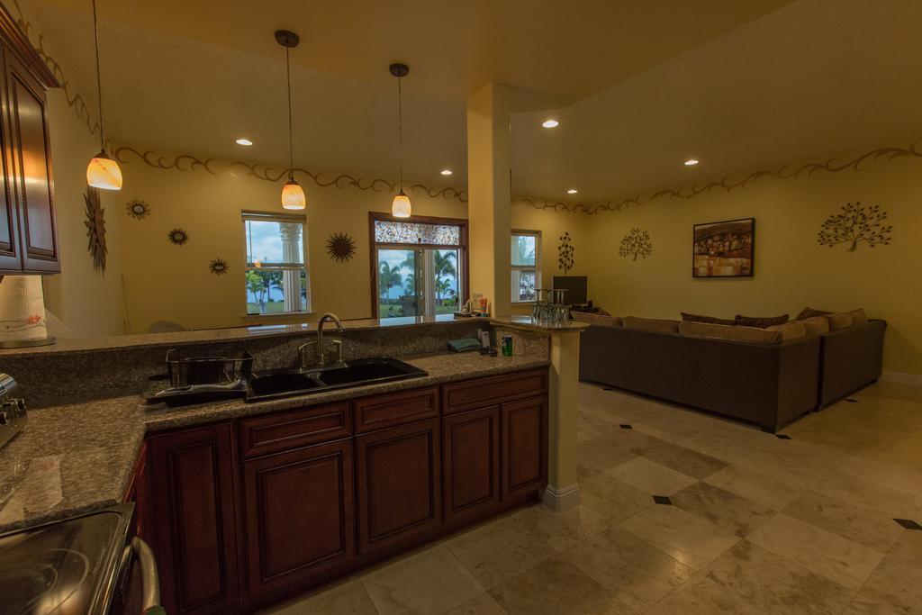 Oceanfront Vacation Rental Honomu Exterior photo