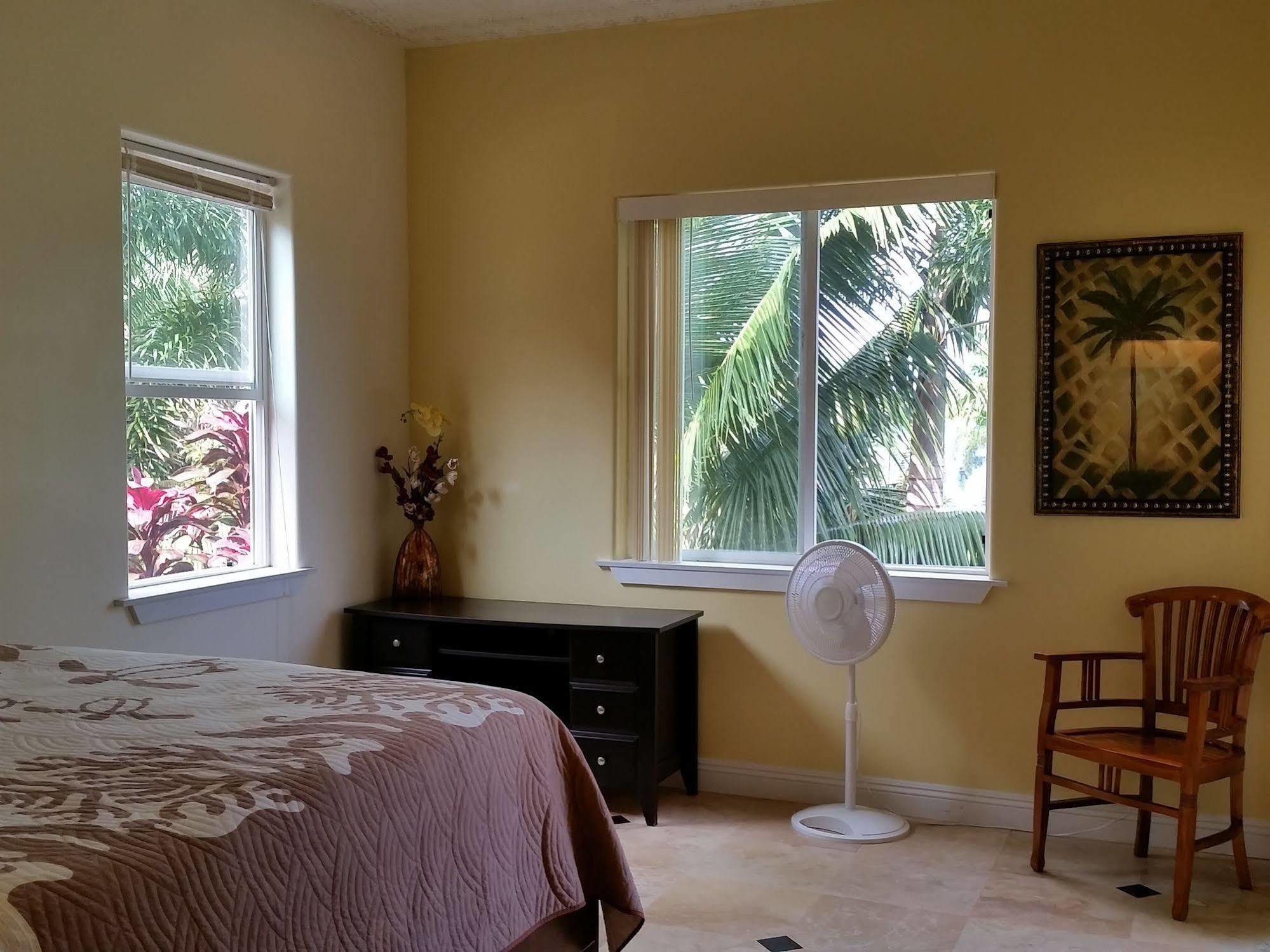 Oceanfront Vacation Rental Honomu Exterior photo