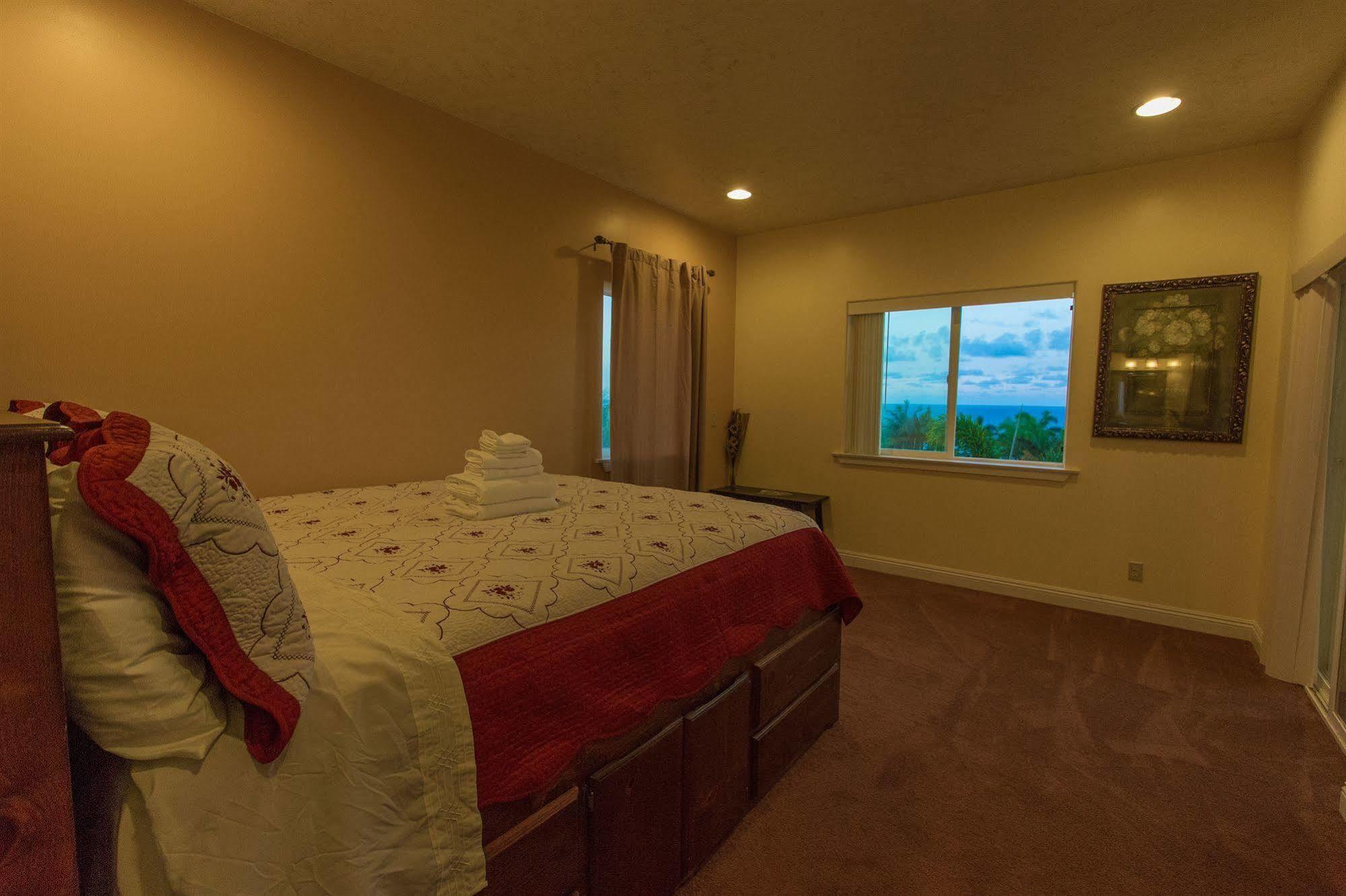 Oceanfront Vacation Rental Honomu Exterior photo